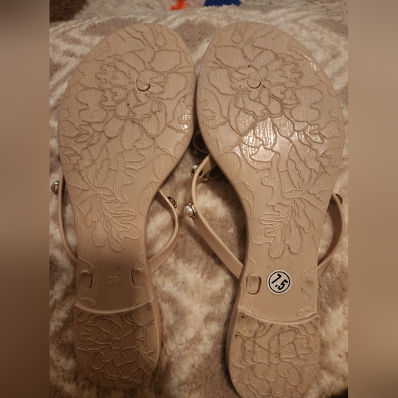 MUDD Jelly sandals - Picture 2 of 2